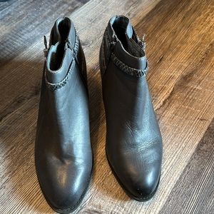 Vionic gray booties with side zipper. 2 1/4 inch heals